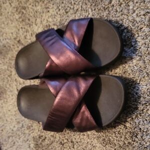 Fit Flop Sandal Slides Cross Straps in Wine color Size 10 Womens